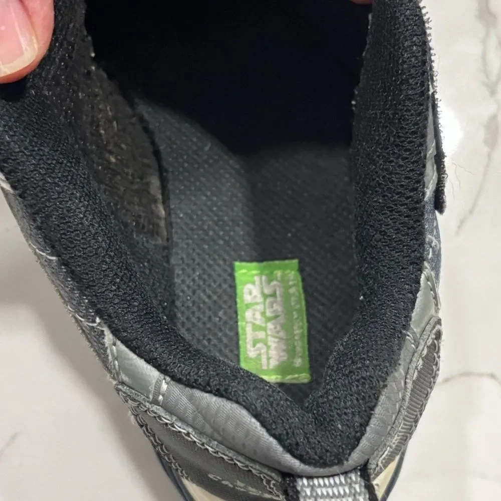 Stride Rite Toddler Boys StarWars Metallic Silver Black Lite up Sneakers 12.5